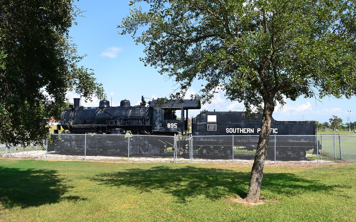 SP (ex-Texas & New Orleans #200) #895 a 2-8-0 a Consolidation type locomotive, Class C-25 built by Alco in 1913 sits on display as Roseland Park.
