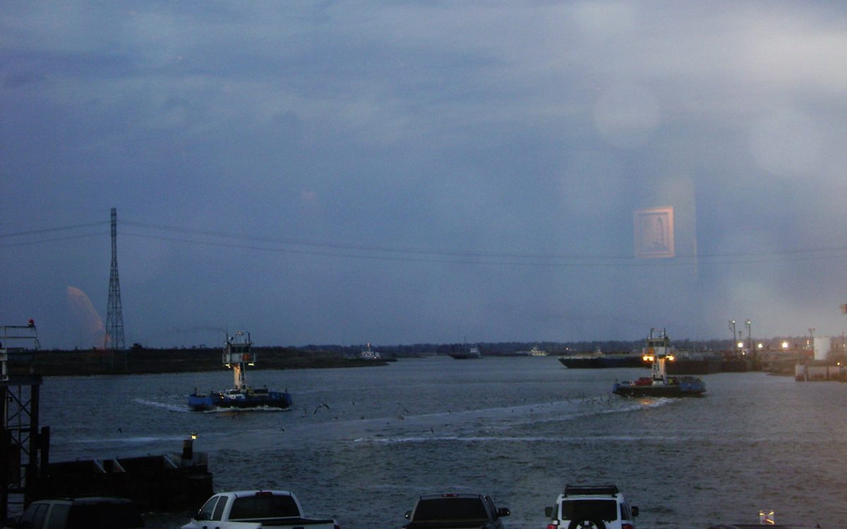 Now: Lynchburg Ferries, through Monument Inn Window 0228101815